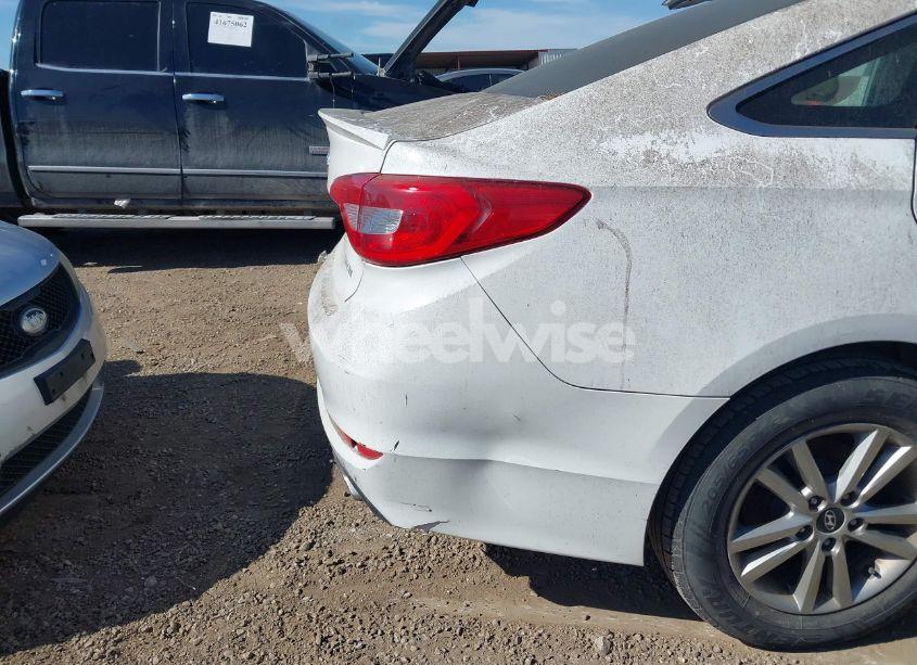 Photo 12 of 2015 Hyundai Sonata SE (VIN 5NPE24AF1FH041839)