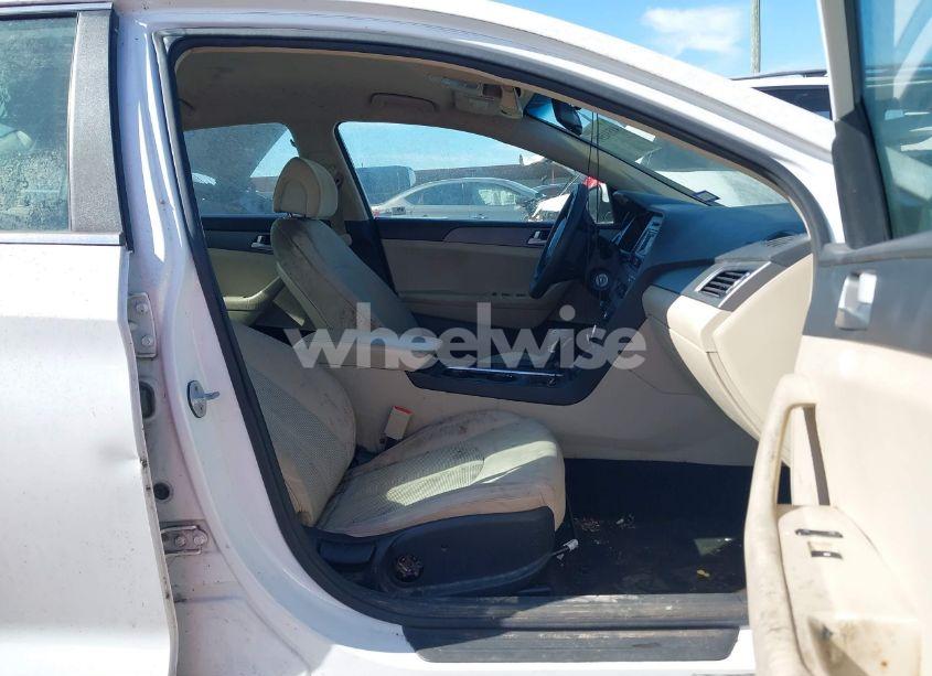 Photo 5 of 2015 Hyundai Sonata SE (VIN 5NPE24AF1FH041839)