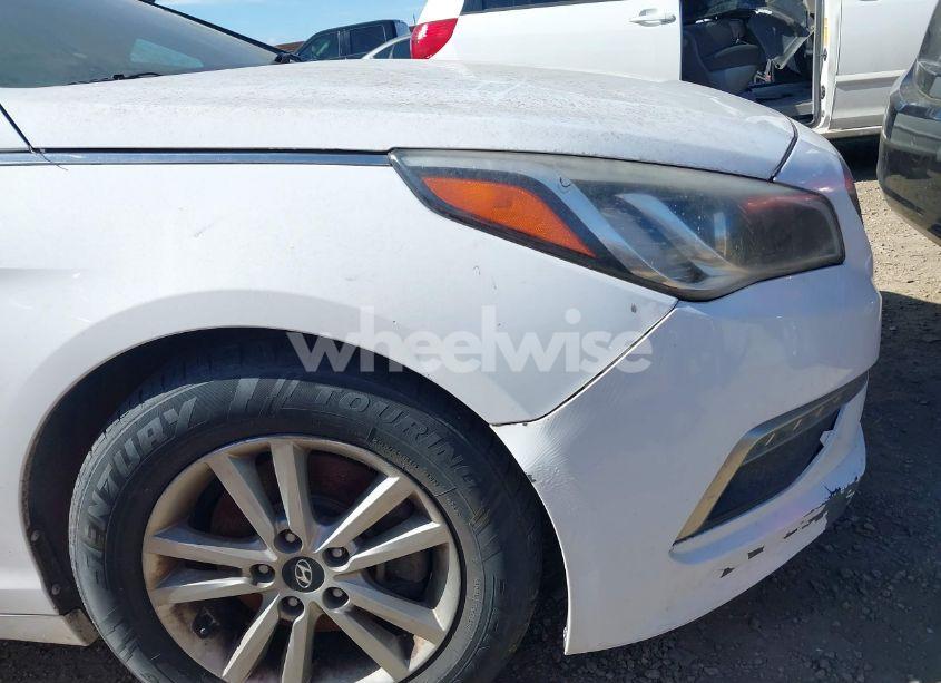 Photo 6 of 2015 Hyundai Sonata SE (VIN 5NPE24AF1FH041839)