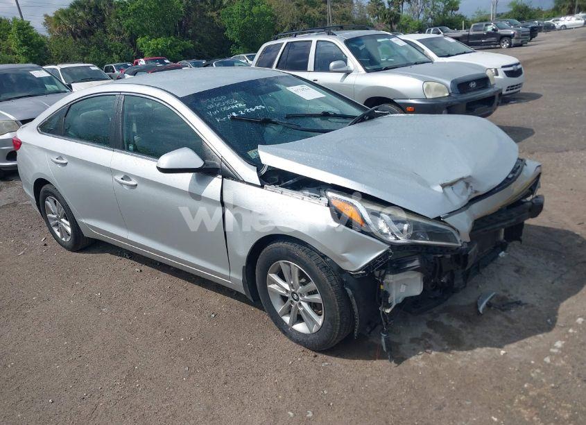 2015 Hyundai Sonata SE (VIN 5NPE24AF1FH054476) main photo