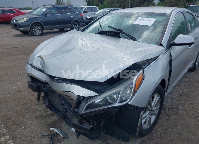 Photo 6 of 2015 Hyundai Sonata SE (VIN 5NPE24AF1FH054476)