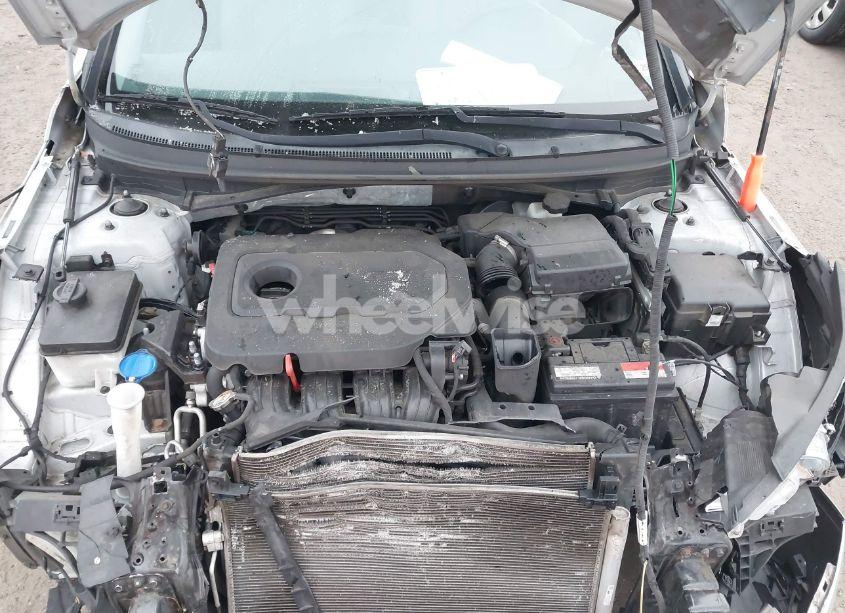 Photo 10 of 2015 Hyundai Sonata SE (VIN 5NPE24AF1FH064134)
