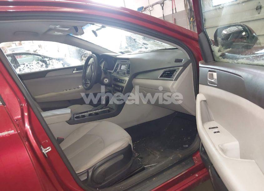 Photo 5 of 2015 Hyundai Sonata SE (VIN 5NPE24AF1FH070130)