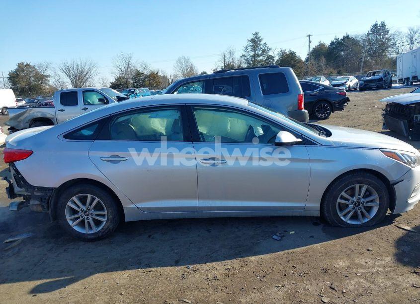 Photo 13 of 2015 Hyundai Sonata SE (VIN 5NPE24AF1FH081144)