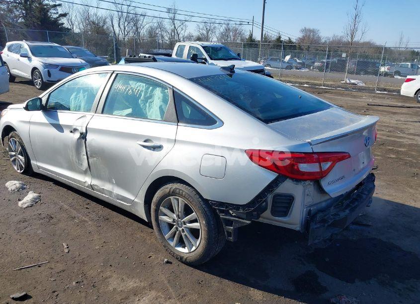 Photo 3 of 2015 Hyundai Sonata SE (VIN 5NPE24AF1FH081144)