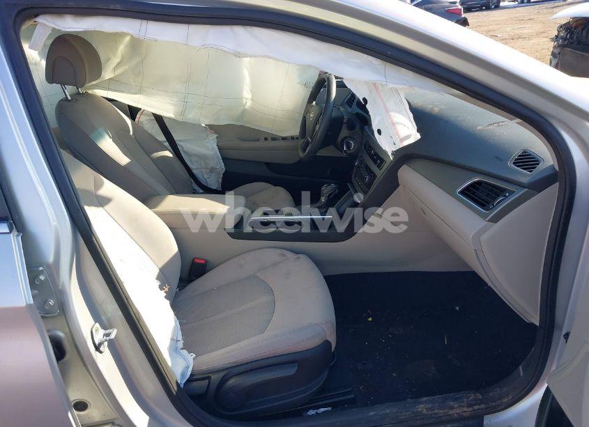 Photo 5 of 2015 Hyundai Sonata SE (VIN 5NPE24AF1FH081144)