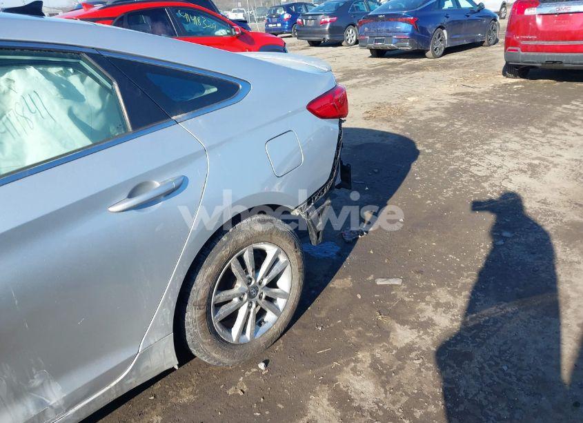 Photo 6 of 2015 Hyundai Sonata SE (VIN 5NPE24AF1FH081144)