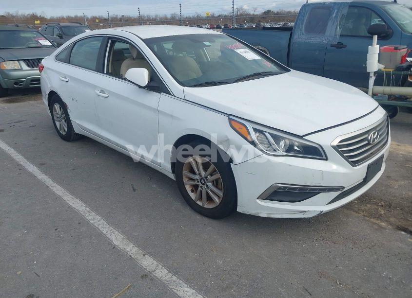 2015 Hyundai Sonata SE (VIN 5NPE24AF1FH122338) main photo