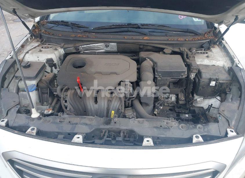 Photo 10 of 2015 Hyundai Sonata SE (VIN 5NPE24AF1FH122338)
