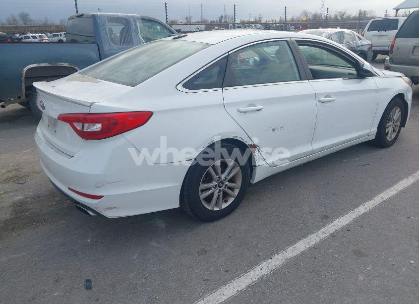 Photo 4 of 2015 Hyundai Sonata SE (VIN 5NPE24AF1FH122338)