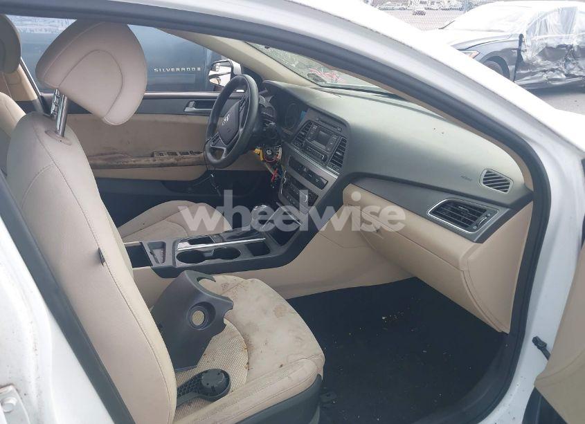 Photo 5 of 2015 Hyundai Sonata SE (VIN 5NPE24AF1FH122338)