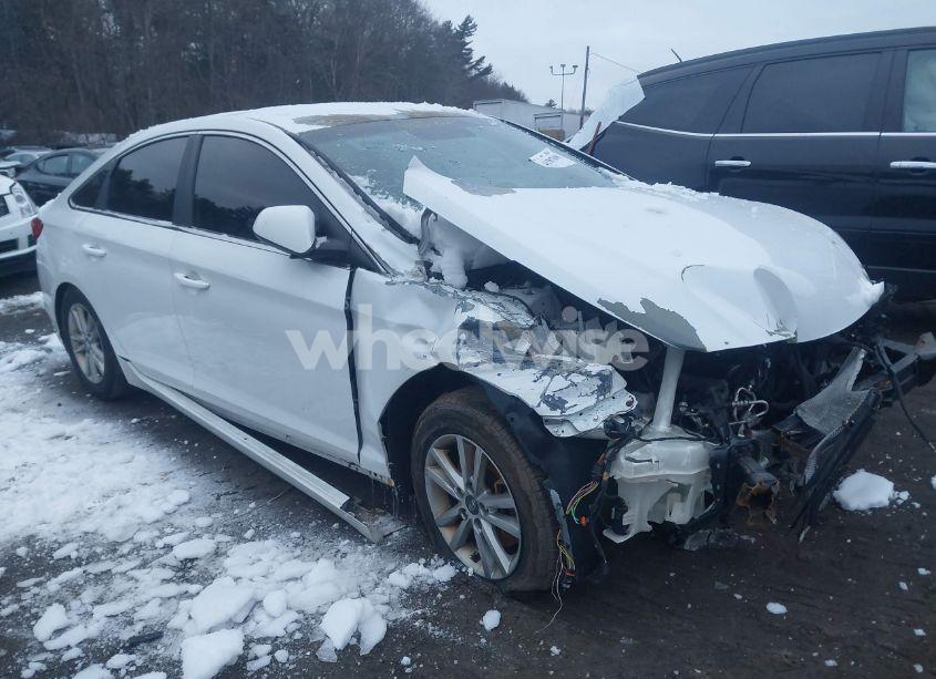 2015 Hyundai Sonata SE (VIN 5NPE24AF1FH122369) main photo