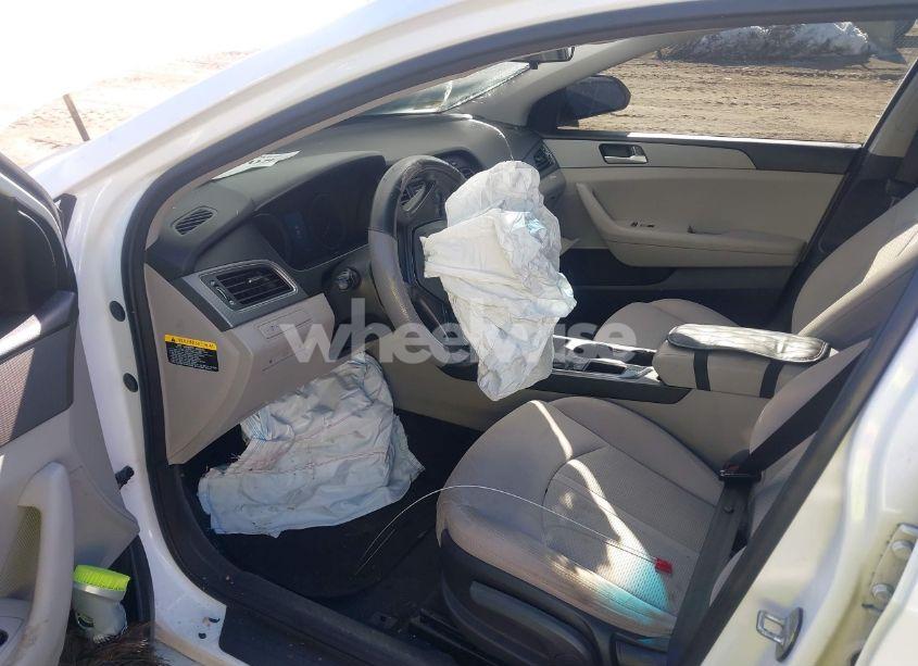 Photo 5 of 2015 Hyundai Sonata SE (VIN 5NPE24AF1FH122369)