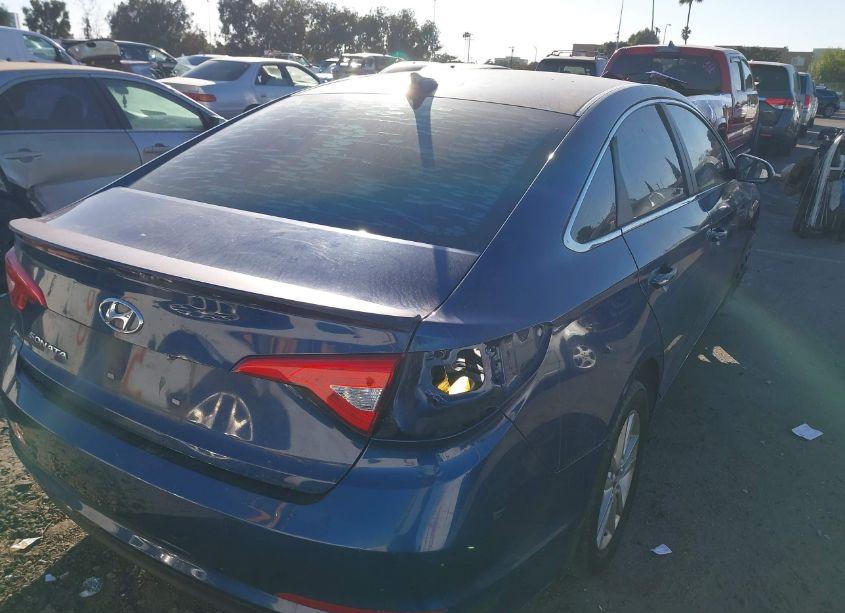 Photo 4 of 2015 Hyundai Sonata SE (VIN 5NPE24AF1FH141911)
