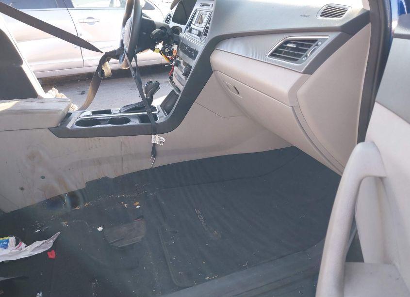 Photo 5 of 2015 Hyundai Sonata SE (VIN 5NPE24AF1FH141911)