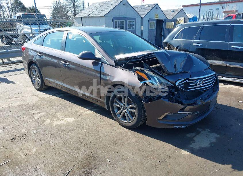 2015 Hyundai Sonata SE (VIN 5NPE24AF1FH146266) main photo