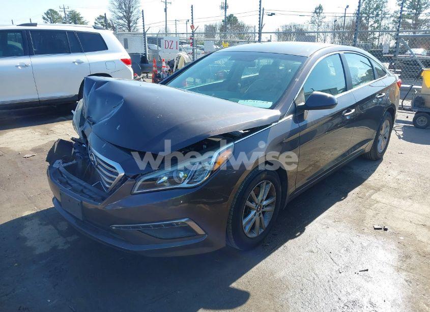 Photo 2 of 2015 Hyundai Sonata SE (VIN 5NPE24AF1FH146266)