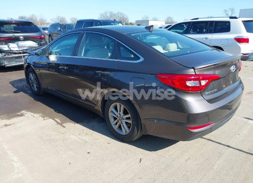Photo 3 of 2015 Hyundai Sonata SE (VIN 5NPE24AF1FH146266)