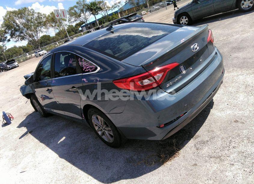 Photo 3 of 2015 Hyundai Sonata SE (VIN 5NPE24AF1FH147921)
