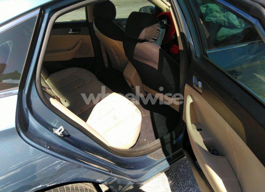 Photo 8 of 2015 Hyundai Sonata SE (VIN 5NPE24AF1FH147921)