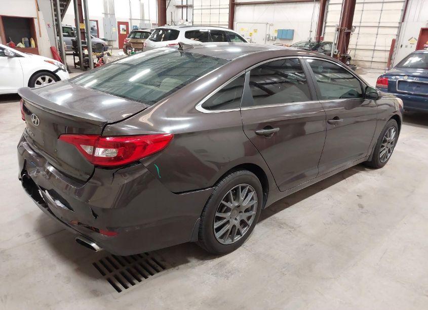 Photo 4 of 2015 Hyundai Sonata SE (VIN 5NPE24AF1FH150088)