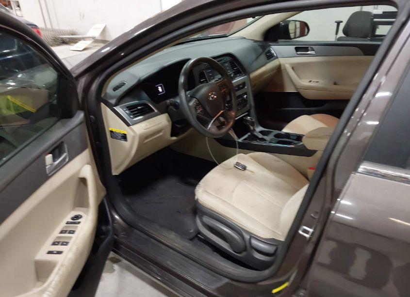 Photo 5 of 2015 Hyundai Sonata SE (VIN 5NPE24AF1FH150088)