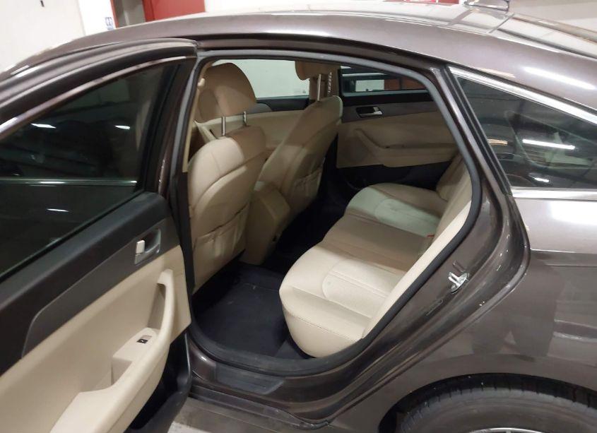 Photo 8 of 2015 Hyundai Sonata SE (VIN 5NPE24AF1FH150088)