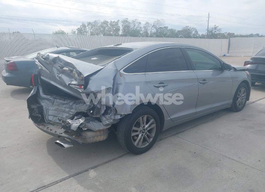 Photo 4 of 2015 Hyundai Sonata SE (VIN 5NPE24AF1FH152875)