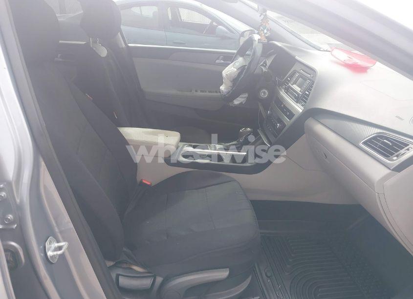 Photo 5 of 2015 Hyundai Sonata SE (VIN 5NPE24AF1FH152875)