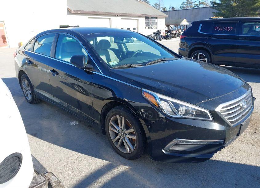 2015 Hyundai Sonata SE (VIN 5NPE24AF1FH155761) main photo
