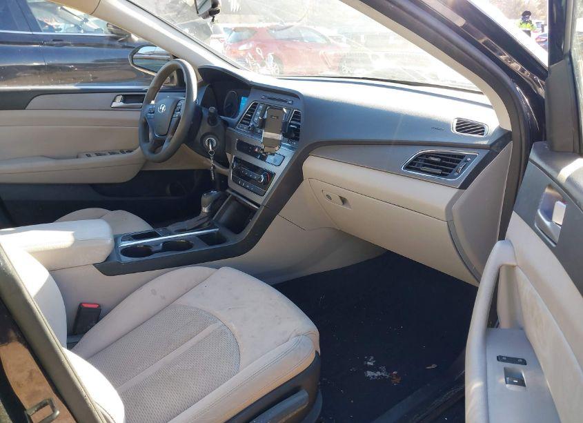 Photo 5 of 2015 Hyundai Sonata SE (VIN 5NPE24AF1FH155761)