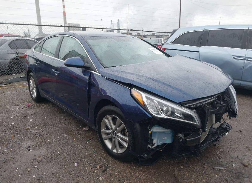 2015 Hyundai Sonata SE (VIN 5NPE24AF1FH158725) main photo