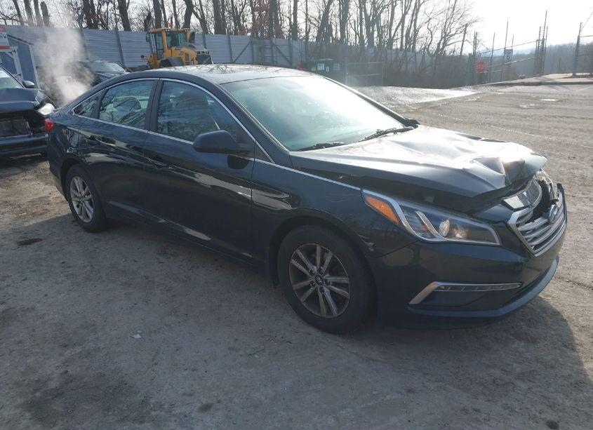 2015 Hyundai Sonata SE (VIN 5NPE24AF1FH178148) main photo
