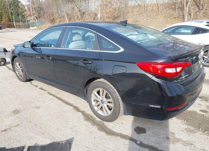 Photo 3 of 2015 Hyundai Sonata SE (VIN 5NPE24AF1FH178148)