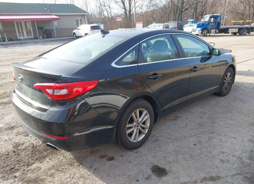 Photo 4 of 2015 Hyundai Sonata SE (VIN 5NPE24AF1FH178148)