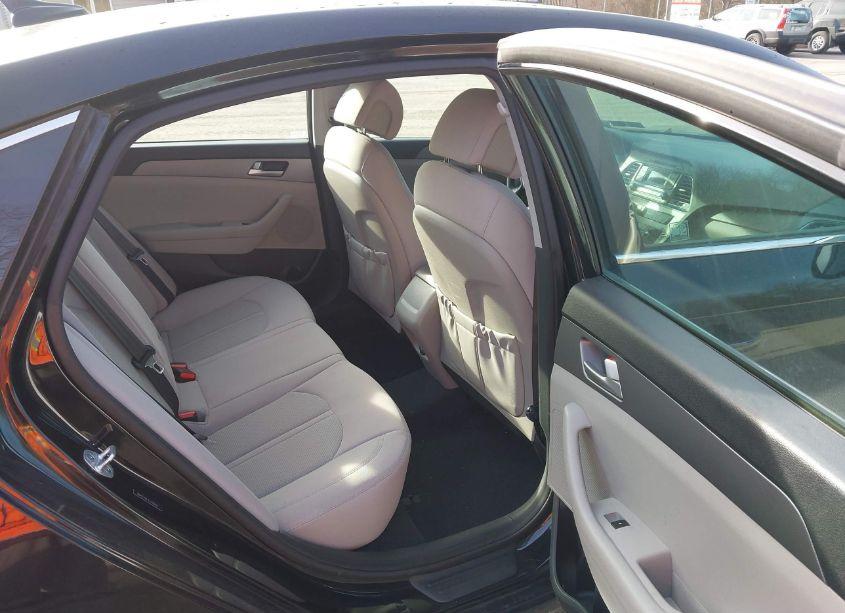 Photo 8 of 2015 Hyundai Sonata SE (VIN 5NPE24AF1FH178148)
