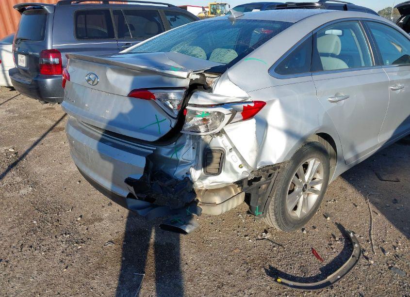 Photo 6 of 2015 Hyundai Sonata SE (VIN 5NPE24AF1FH178893)