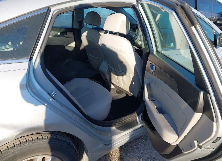 Photo 8 of 2015 Hyundai Sonata SE (VIN 5NPE24AF1FH178893)