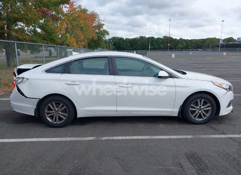Photo 13 of 2015 Hyundai Sonata SE (VIN 5NPE24AF1FH181163)