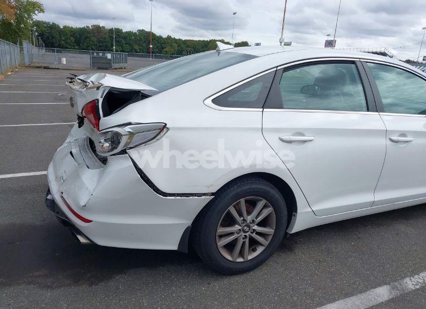 Photo 17 of 2015 Hyundai Sonata SE (VIN 5NPE24AF1FH181163)