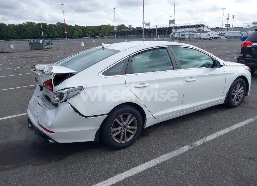 Photo 4 of 2015 Hyundai Sonata SE (VIN 5NPE24AF1FH181163)
