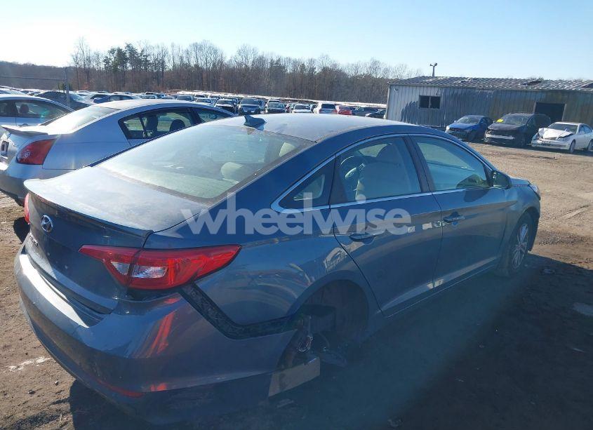 Photo 4 of 2015 Hyundai Sonata SE (VIN 5NPE24AF1FH183608)