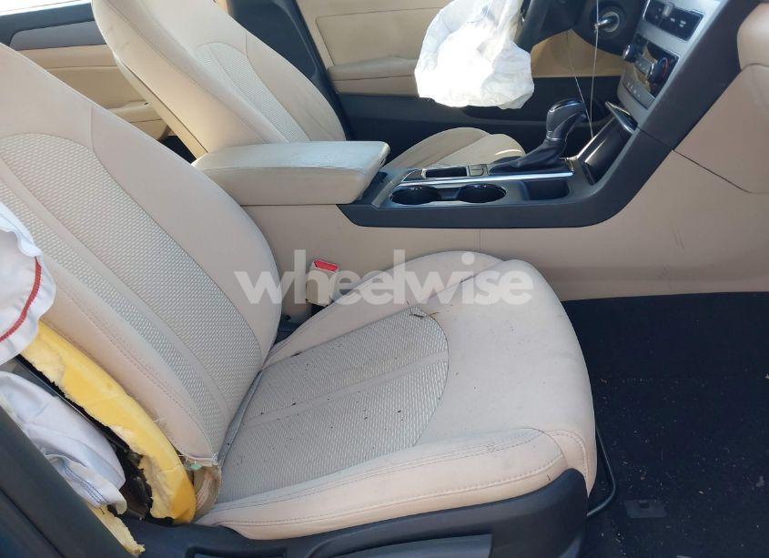 Photo 5 of 2015 Hyundai Sonata SE (VIN 5NPE24AF1FH186220)