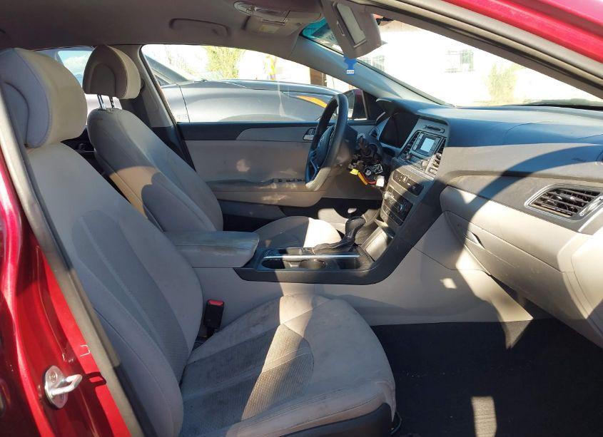 Photo 5 of 2015 Hyundai Sonata SE (VIN 5NPE24AF1FH194530)