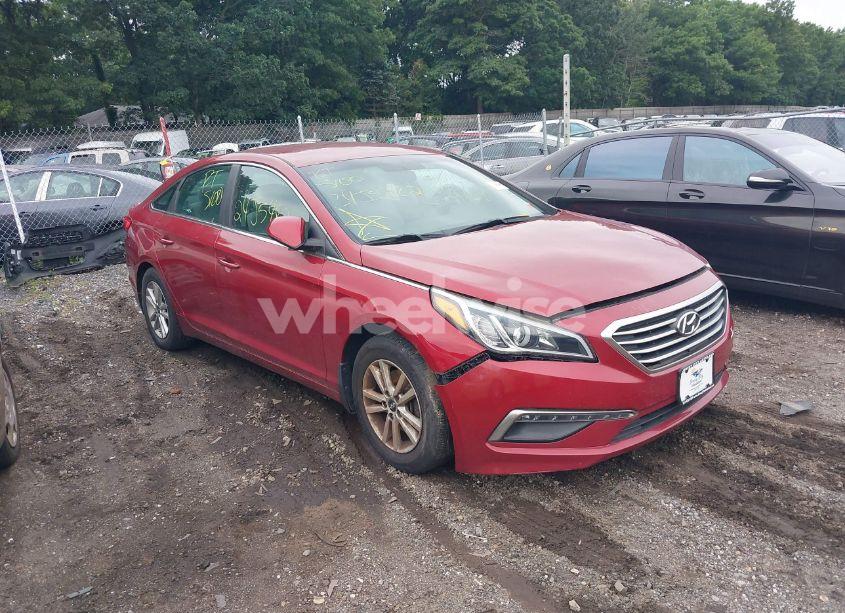 2015 Hyundai Sonata SE (VIN 5NPE24AF1FH201010) main photo