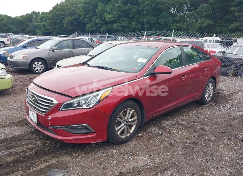 Photo 2 of 2015 Hyundai Sonata SE (VIN 5NPE24AF1FH201010)