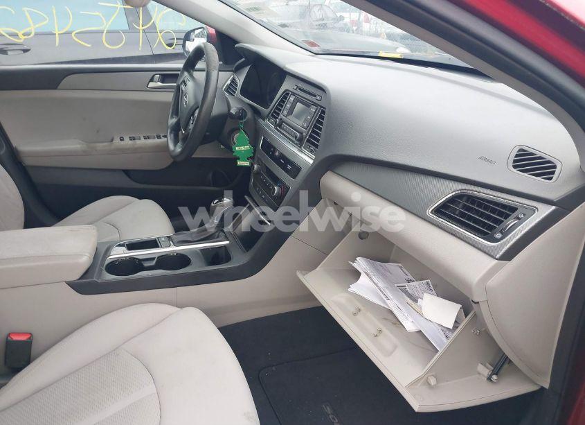 Photo 5 of 2015 Hyundai Sonata SE (VIN 5NPE24AF1FH201010)