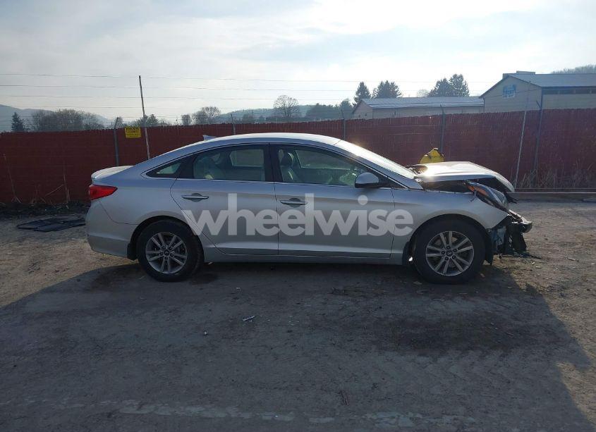 Photo 14 of 2015 Hyundai Sonata SE (VIN 5NPE24AF1FH206840)