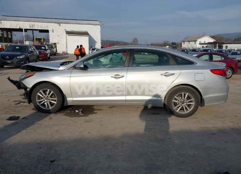 Photo 15 of 2015 Hyundai Sonata SE (VIN 5NPE24AF1FH206840)