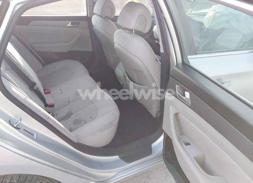 Photo 8 of 2015 Hyundai Sonata SE (VIN 5NPE24AF1FH206840)